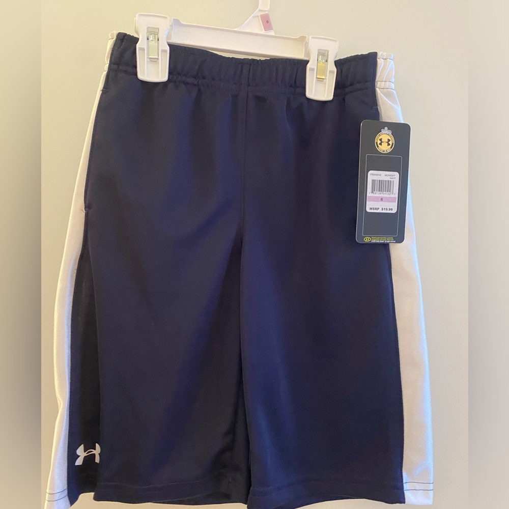 UNDER ARMOUR Midnight NAVY SHORTS, BRAND NEW with Tags, Boys size 6